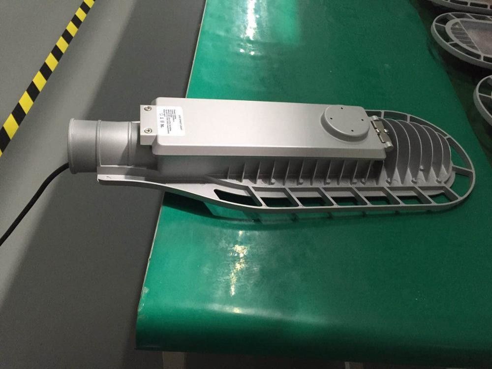 Corrosion Resistant Solar LED Street Light With All Aluminum Solid Shell